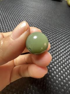 #女神最想得到的礼物# 和田玉籽料青玉珠子,6.2克,珠型圆润饱满,肉质